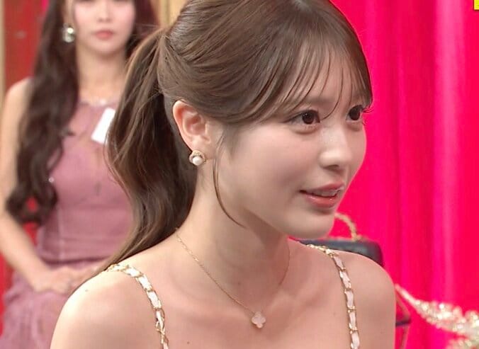 【写真・画像】アナウンサーからキャバ嬢に転身した人気キャバ嬢「ホームシックを治したい」「交通費だけで月50万円」深刻な悩みを告白　1枚目