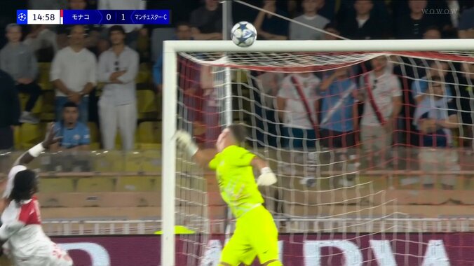 ありえないだろ！怪物ハーランド、超人的“ジャンピングループ”が話題沸騰「やばすぎる」「まさに理不尽」超速抜け出し→圧巻ワンタッチゴラッソが決まった瞬間 3枚目