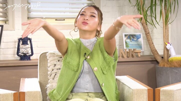 ゆきぽよ＆三上悠亜は “駅キス”の経験者「改札の外でチュッてして、入ったら投げチュー」遠距離恋愛について語る