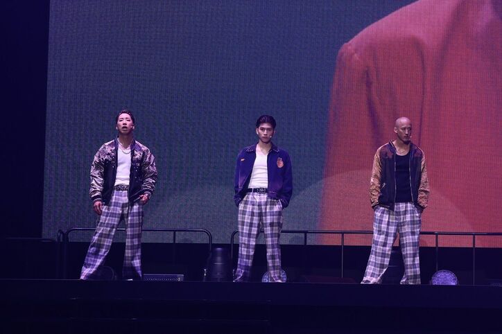 「僕にとっては青春そのもの」中本悠太(YUTA)がサプライズ登場!川村壱馬・吉野北人・三山凌輝(RYOKI)と笑顔&涙目で『Wings』熱唱【『HiGH&LOW THE WORST X』PREMIUM LIVE SHOWレポート】