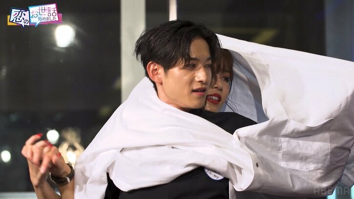 22歳ハーフ肉食グラドル＆イケメンモデルが1枚のシャツにイン！ 超密着ゲームで妖艶な乱れ髪