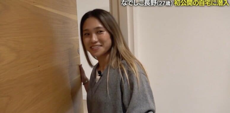 「しょうがないから見せます…」なでしこ長野風花、自宅から寝室まで初公開！ こだわりは『スーパーキングサイズ』の超大型ベッド