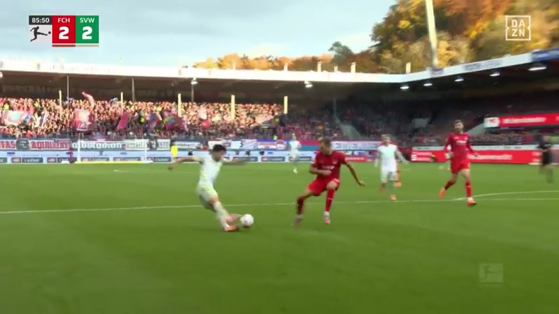 【映像】倒れながらの無理やりパスで決定機演出