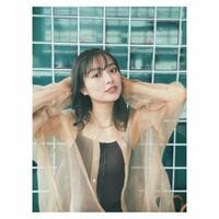 内田理央、大人女子感たっぷりな“天女ショット”を公開 「透け感が色っぽい」「カチューシャも似合う」と絶賛の声