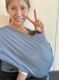 内山琴『初スモルビ抱っこ！！！』