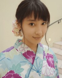 土屋太鳳、艶やかな浴衣姿を披露「和服美人」と話題に