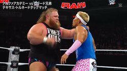 小兵日本人レスラーが巨漢の“武器”にされちゃった… 新感覚の合体技に「その手があったか！」ファン興奮