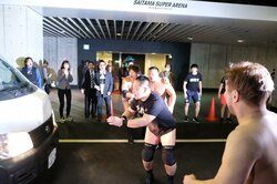 “裏切り”の劇的結末…DDT高木大社長、また車に轢かれる　竹下「今日で4回目くらい」