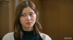 激しく身体を求め合った後、ハグしながら「ごめん...」白石麻衣似女優が大号泣した理由