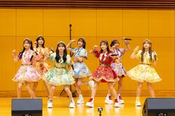 「これ生歌なのはエグい」人気アイドルの"サプライズ生歌"クオリティが高すぎると話題…視聴者も思わず「フル尺羨ましい」コメント殺到 