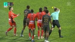 スタジアム騒然…Sランス戦でまさかの“人違いイエロー”　中村敬斗同僚MF、報復キックを受けて反撃も退場を免れ同点弾の珍事