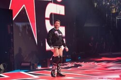 レジェンドレスラーが“衝撃仮装” ハロウィン直前にまさかの“幸子風”ド派手衣装身にまとう姿にファン騒然「ほっこり」「最高だ」