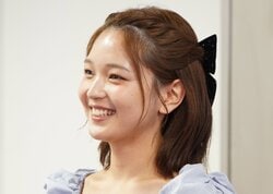 福留光帆、美ボディあらわなカレンダーを千鳥・ノブにプレゼント「あらら～」