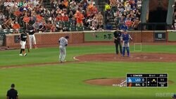 大谷翔平が「自分で拾いにいく」まさかのプレー　直後、投球も“激変”…スイッチ入れた瞬間に「ここで怒りました」