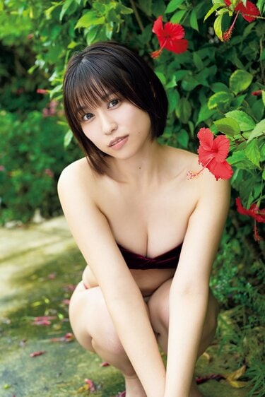 MAHO、可憐なルックス＆モチ肌BODYの水着グラビア 「ミスFLASH2025