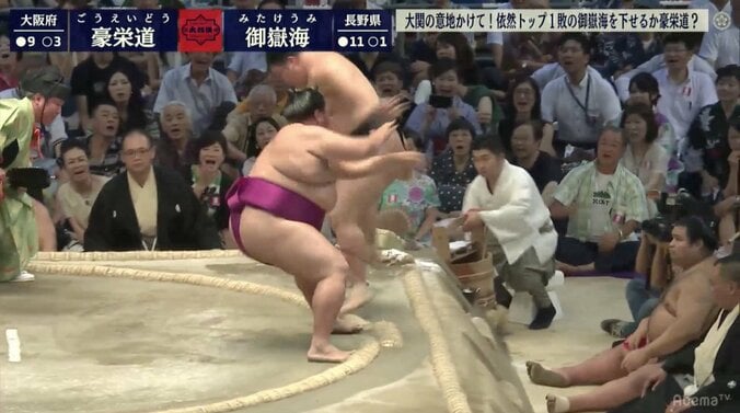 ついに王手！御嶽海、大関・豪栄道下し1敗堅守　明日勝てば悲願の初優勝 1枚目