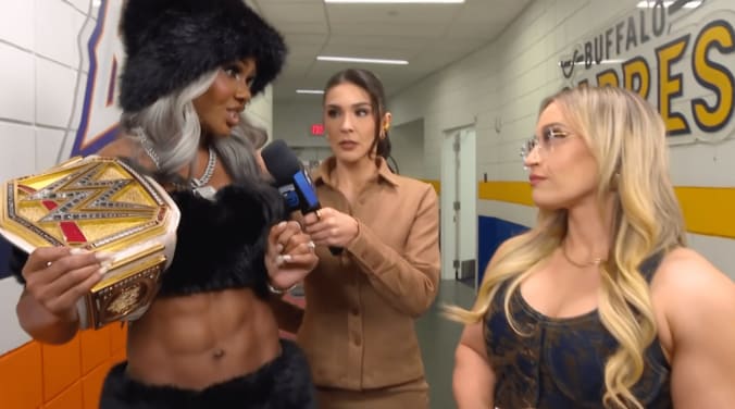 ジョーディン・グレース（写真右）とジェイド・カーギル（同左）