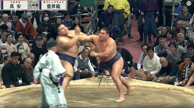容赦のない攻めを見せる豊昇龍