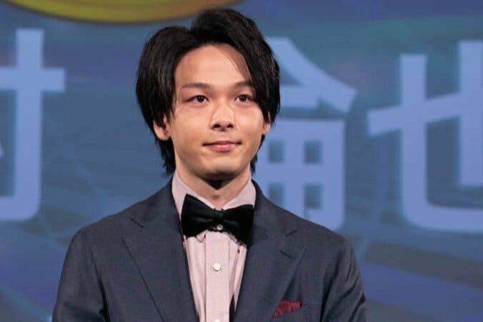 中村倫也、手に靴下を着けたお茶目な姿に「かわいー！」「好きです、、」の声 1枚目