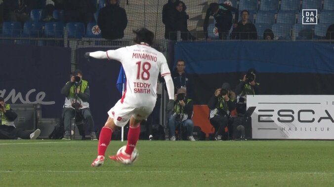 南野拓実、ノールックアウトサイドパス炸裂の瞬間