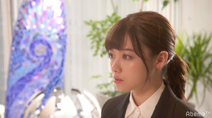 「就活無双」橋本環奈のリクルートスーツ姿に反響 2枚目