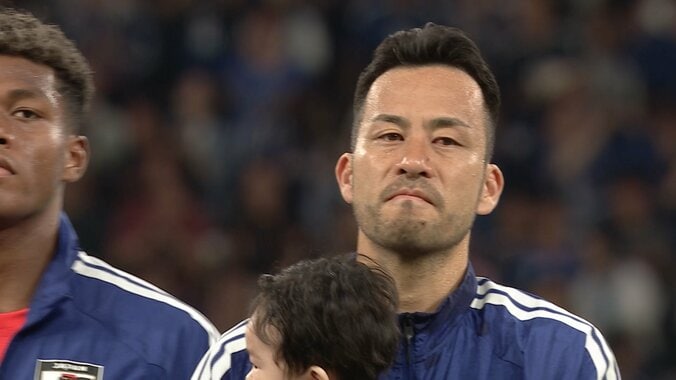吉田麻也と森保一監督が感涙…かつてない『君が代』の大合唱「過去一の響き」「もらい泣き」W杯壮行試合で国立競技場が“共感・共鳴” 4枚目