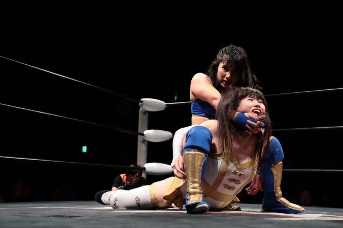 “筋肉アイドル”才木玲佳、雄叫びをあげる！武藤敬司公認「シャイニング・ウィザード」炸裂　東京女子プロレス王座防衛 2枚目
