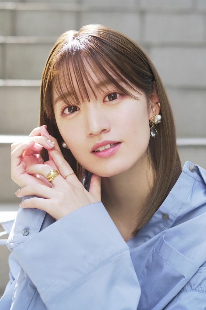 鏡凪シャル役・根本京里