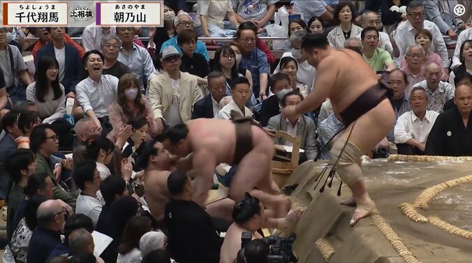 「着物姿がおキレイ」大相撲、溜まり席に“凛”とした女性著名人の姿「いらしていますね」 3枚目