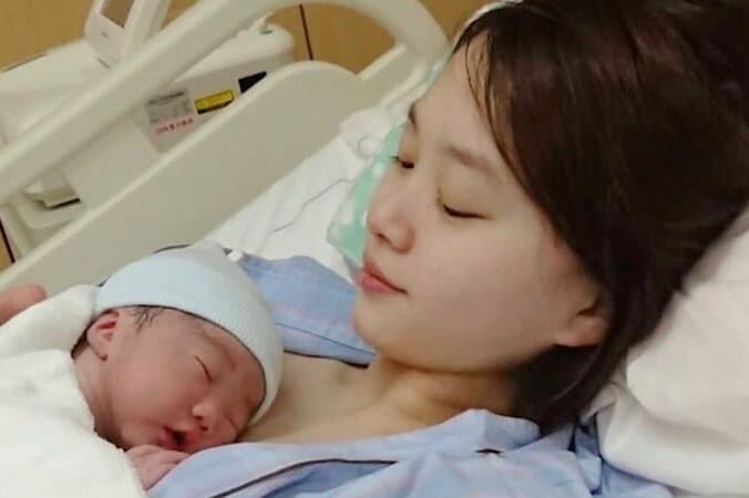 【写真・画像】産婦人科で分娩を拒否…16歳の母が当時の苦悩を明かす「医者や看護師が10人以上」「すごい目で見られた」　1枚目