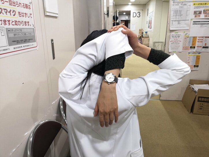 『トレース』新木優子&小雪の休憩中の様子明かす「ご飯もおやつもモリモリ召し上がって」