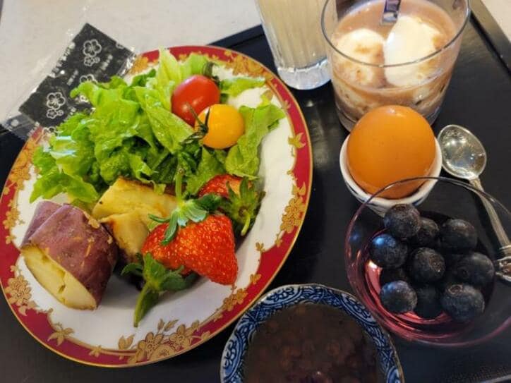  高橋英樹、妻が作った“大雑把”な朝食を公開「時間に追われていたのがよ～～く分かります」 