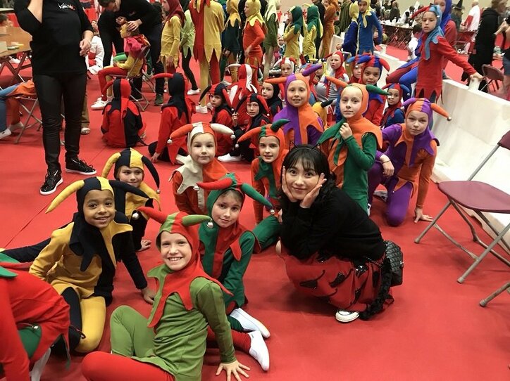 知英がベルギー「ネコ祭り」で“ネコづくし”に!番組ナレーションは高野麻里佳