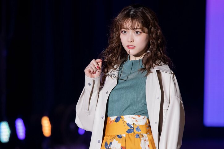 乃木坂46遠藤さくら、ステージ上でやわらかく微笑む　山下美月は坂道『TGC』共演に喜び「楽しかった」