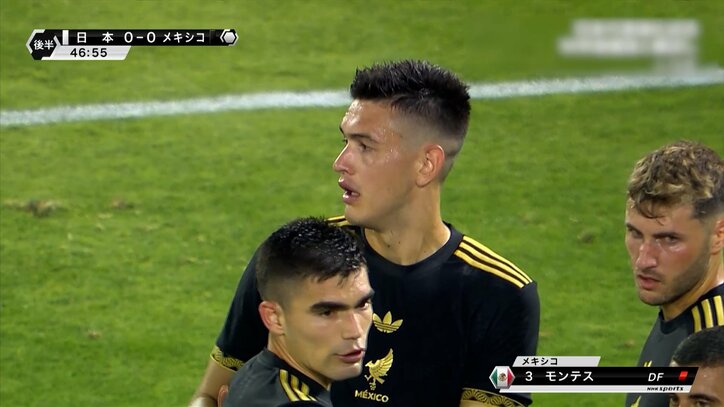 【写真・画像】「なんだ今の…」三笘薫の“天才的クライフターン”に敵地騒然！「うますぎん？」「ジダンじゃん」メキシコFWを翻弄した瞬間　2枚目
