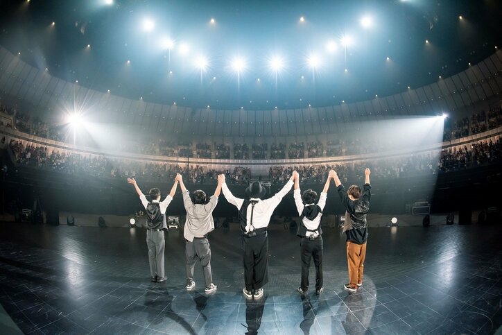 RADWIMPS、“強い没入感を与えるステージ”は配信でも健在 2日間の15周年ライブでファンに一体感「いつかここのチャットにいるみんなでLIVEに行って大声を」の声も