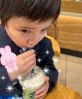  ココリコ・遠藤の妻、次男が一口飲んでハマったスタバの品「中々、私に返してくれなかったよ」 