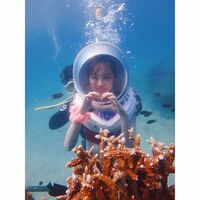 「マーメイドですか…」「周りの魚になりたい…」内田理央、水中の美ショットにファン歓喜