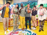 AHN MIKA『全身ZARAコーデで日曜はカラフルへ！』