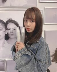 山田菜々、キュートなデニムジャケット姿に反響「めっちゃキレイでかわいいなあ」