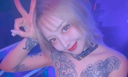 中1で父親が自殺…その後、胸元にタトゥーを入れた28歳元ヤン美女「自分を強く見せたかった」その意味と後悔を語る