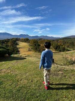 料理研究家、旅行先での景色に感動「絶景すぎる」 