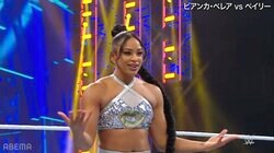 米トップ女子レスラーが圧巻身体能力で敵を翻弄→お茶目な「ぺんぺん」で挑発 「ビアンカ人気だ」場内熱狂