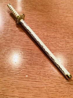 声優・下野紘、「鬼滅の刃」人気1位の我妻善逸風ボールペンに"いいね"3万超