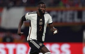 ドイツ代表DFリュディガーがW杯報酬を寄付！　母の故郷シエラレオネの子供たちを支援