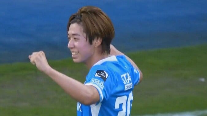【映像】冷静過ぎる豪快ダイレクトシュート