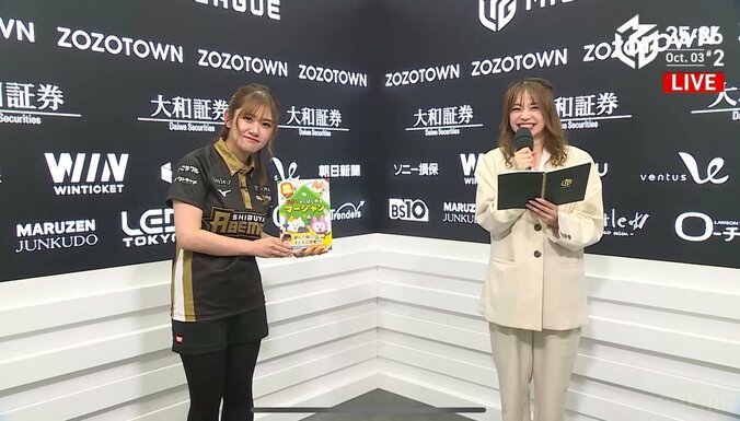 「5さいからはじめるマージャン」をアピールする日向