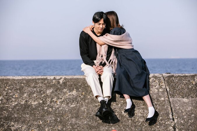 元AKB48飯野雅、一途に思い続けてきた俳優に告白 ハグをして「多分…もう好きです」『ドラ恋～KISS or kiss～』act.6 1枚目