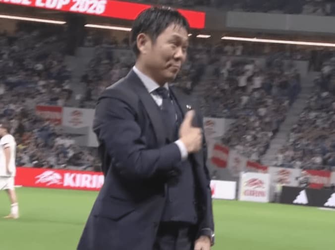 「可愛すぎる」「激レア」森保一監督、“まさかのファンサ”が脚光！日本代表の劇的決勝弾に歓喜「気のせいじゃなかった笑」 5枚目
