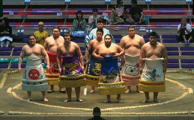 「肩幅えぐいって」新序出世披露で待望の“規格外”日本人力士 ファン興奮 白熊の可愛い化粧まわしとのギャップも話題 3枚目